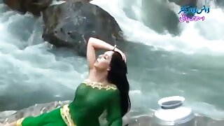 ملوك الواقع: افلام سكس اجنبي طويل سخيف الحمار جنيف لابيلوتشي في سرير وردي في Porn HD